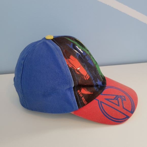 SOLD on fb Marvel Avengers Cap Hat size Boys 4-6X - Picture 4 of 12